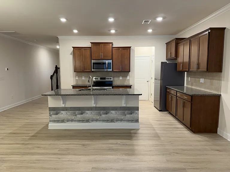 403 Yellow Fox Rd — Photo 5