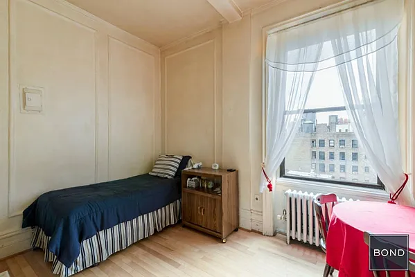 Sold by Bond New York | media 11