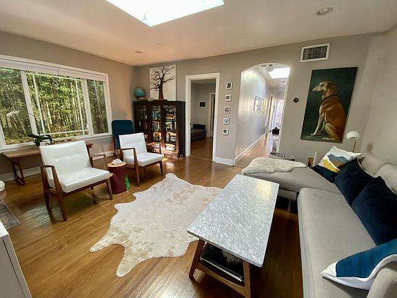 3rd image of 948 N Harper Ave