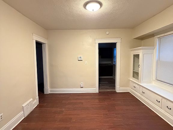 3rd image of 10101 Dickens Ave Unit 1