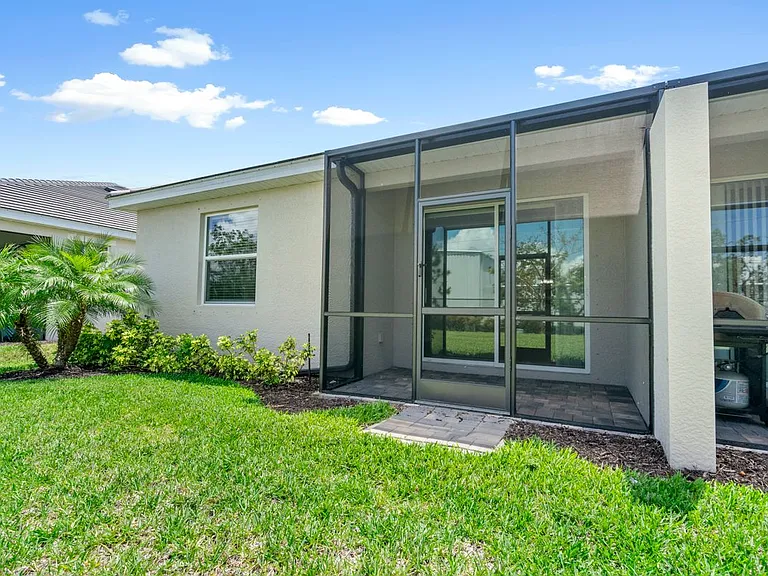 4264 Lemongrass Dr — Photo 19