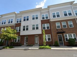 9 Fleet St, North Brunswick, NJ 08902