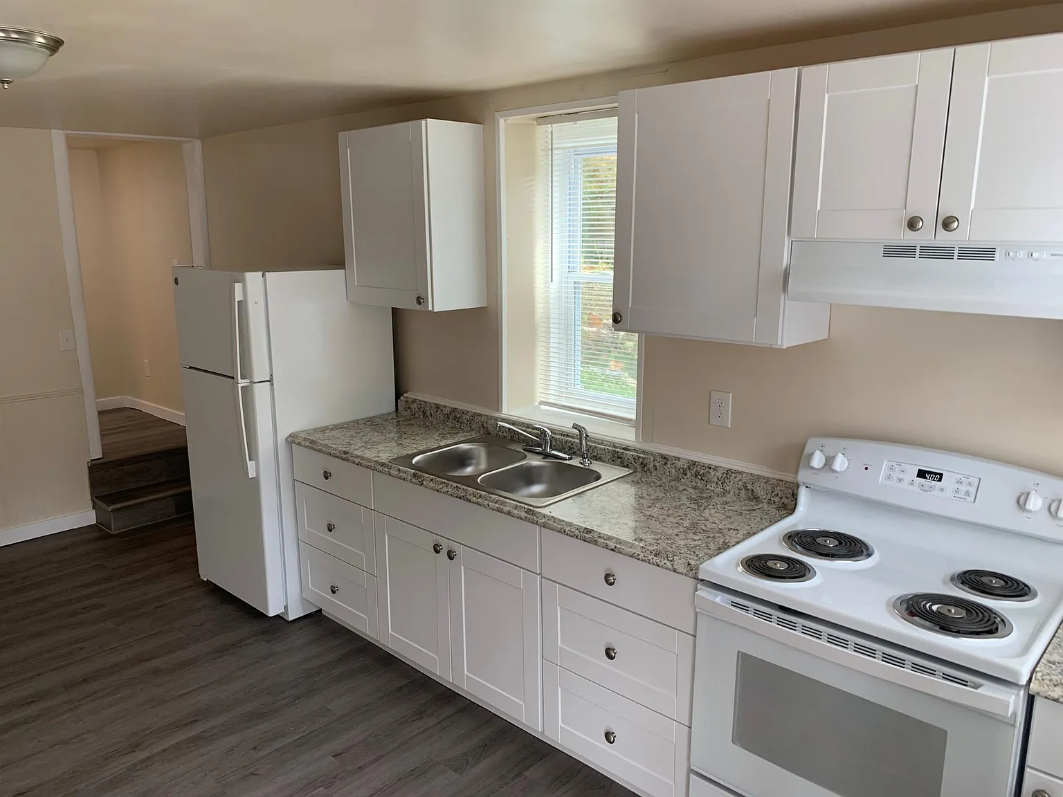 2 bed, 1100 sqft, $1,275 — Photo 2