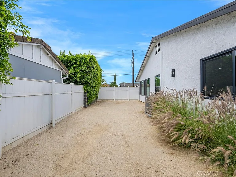 5402 Jefferson St — Photo 8