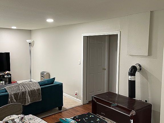 3rd image of 106 North St