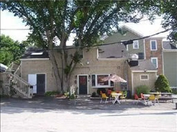 431 Main St, East Greenwich, RI 02818