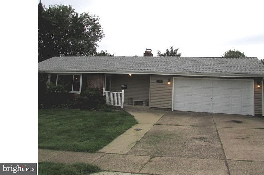 1st image of 57 Mistletoe Ln