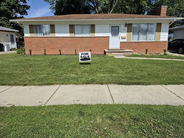 5184 Worchester Dr, Swartz Creek, MI 48473