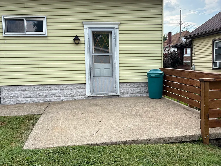 817 Monterey St — Photo 8