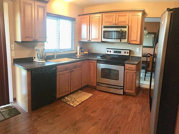 3rd image of 35829 Ashford Dr