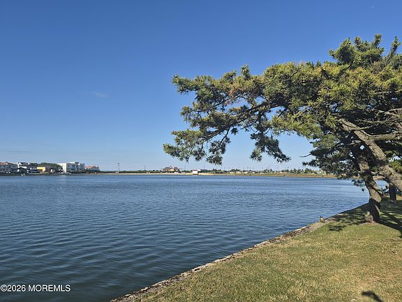 4th image of 306 Deal Lake Drive #40