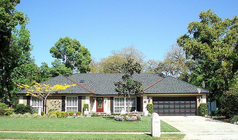 1st image of 102 Fox Valley Dr
