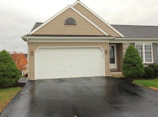 4146 Green Park Dr, Mount Joy, PA 17552