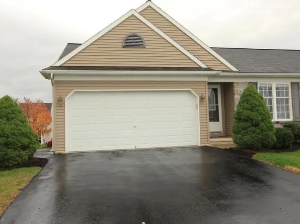 4146 Green Park Dr, Mount Joy, PA 17552