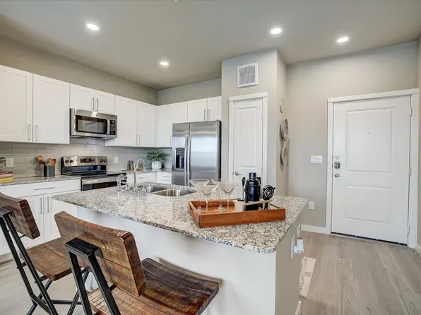 Skyview North Apartments