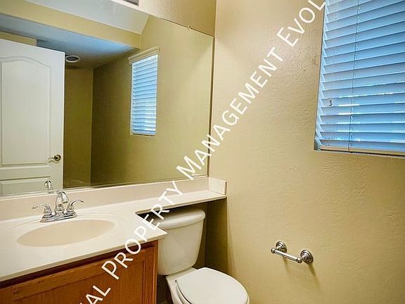 4th image of 9004 W Watkins St