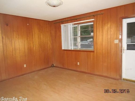 3rd image of 907 Mockingbird Ln
