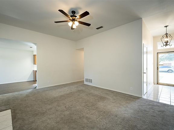 5th image of 313 Pear Tree Pl