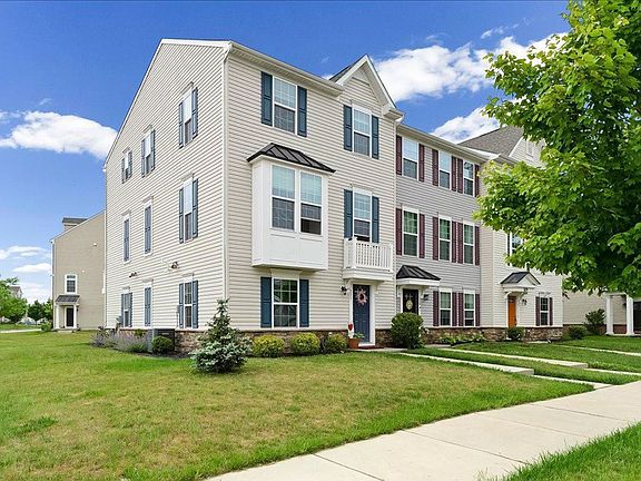 2nd image of 331 S Parkway Dr