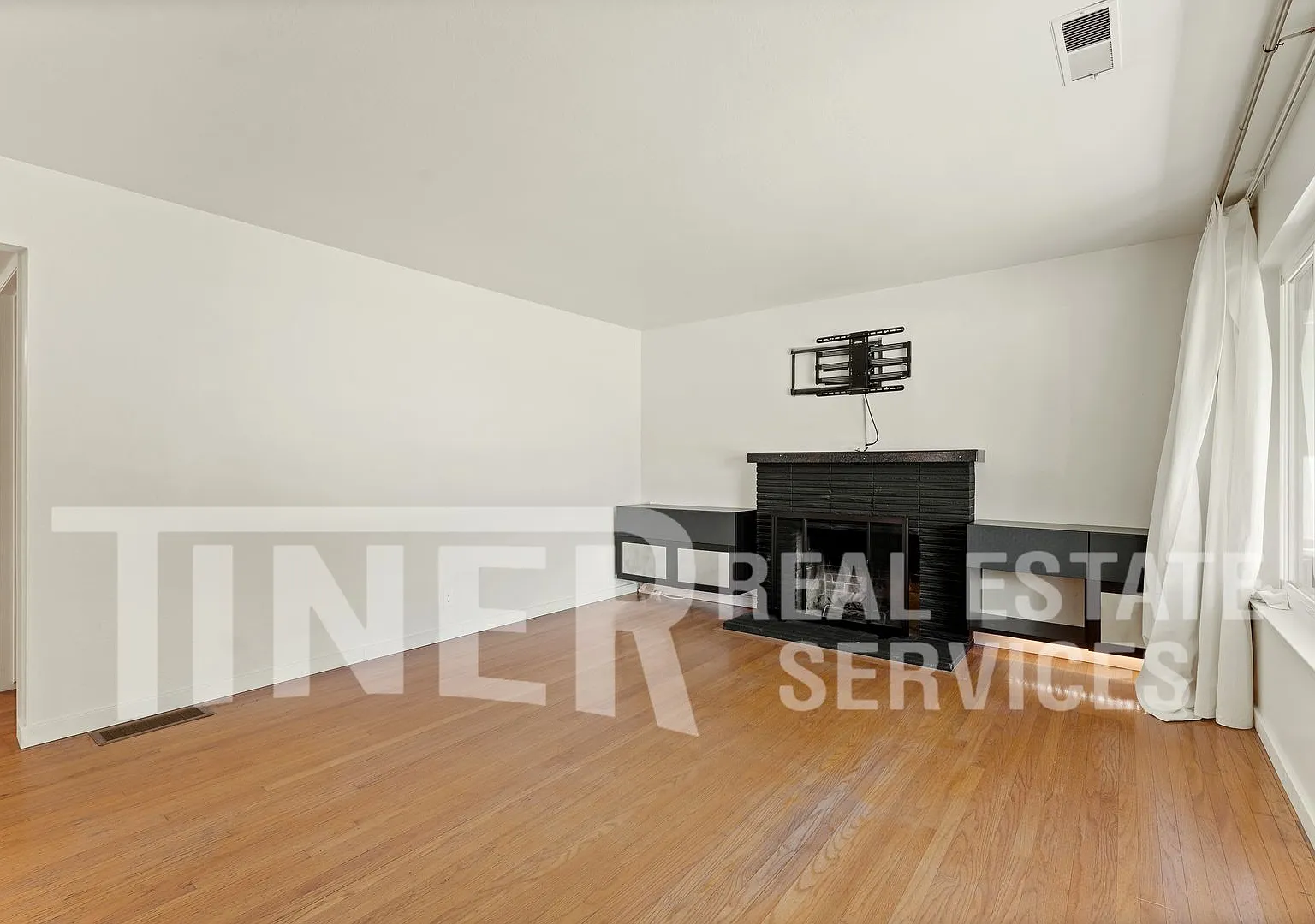 3960 Fotos Ct - Tier 2 - Updated Tahoe Park Charm — Photo 4