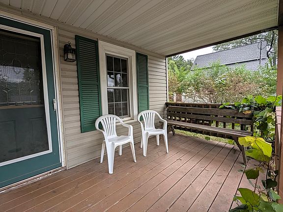 2nd image of 208 S Maiben St