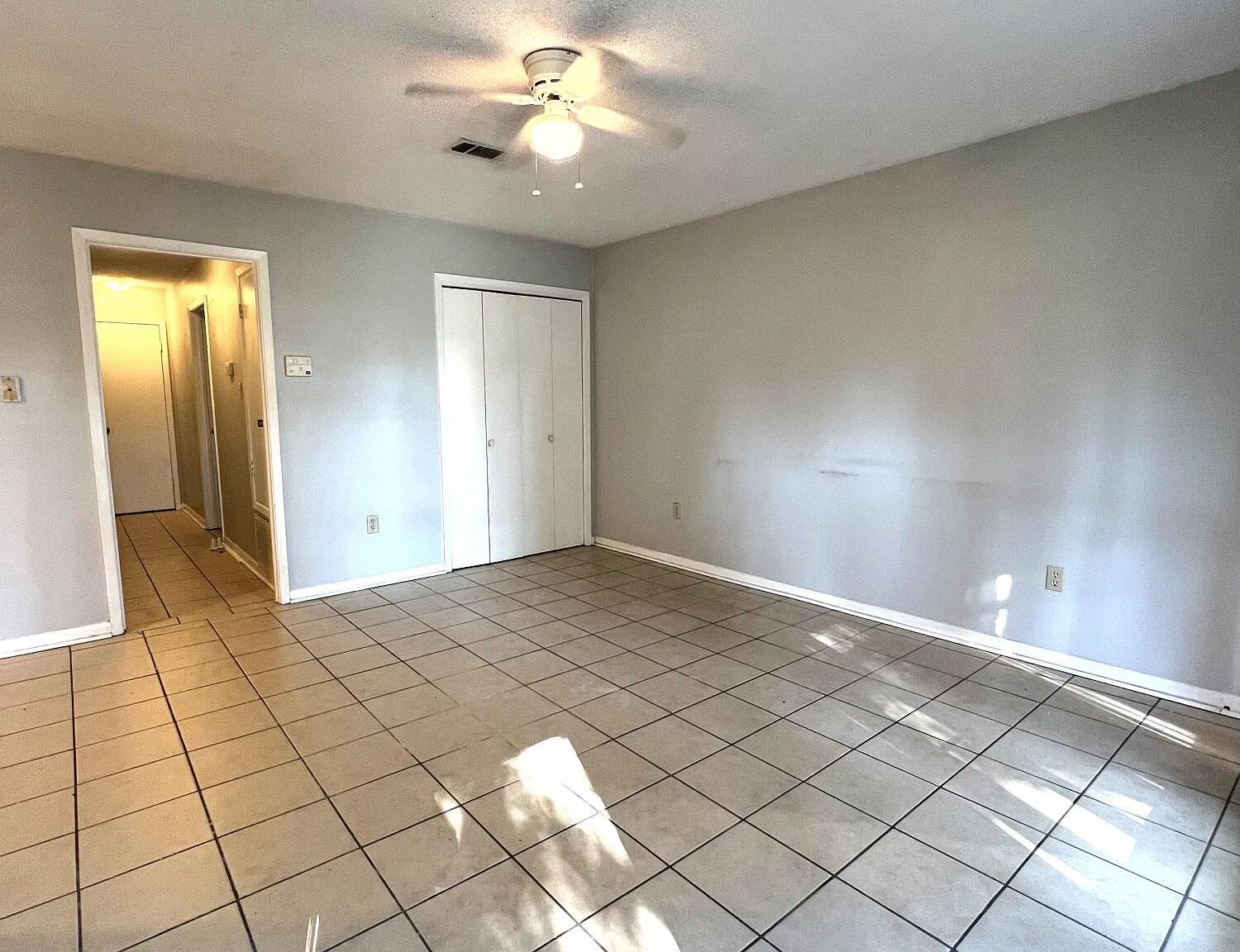 2 bed, 1.0 bath, 850 sqft, $975 — Photo 3
