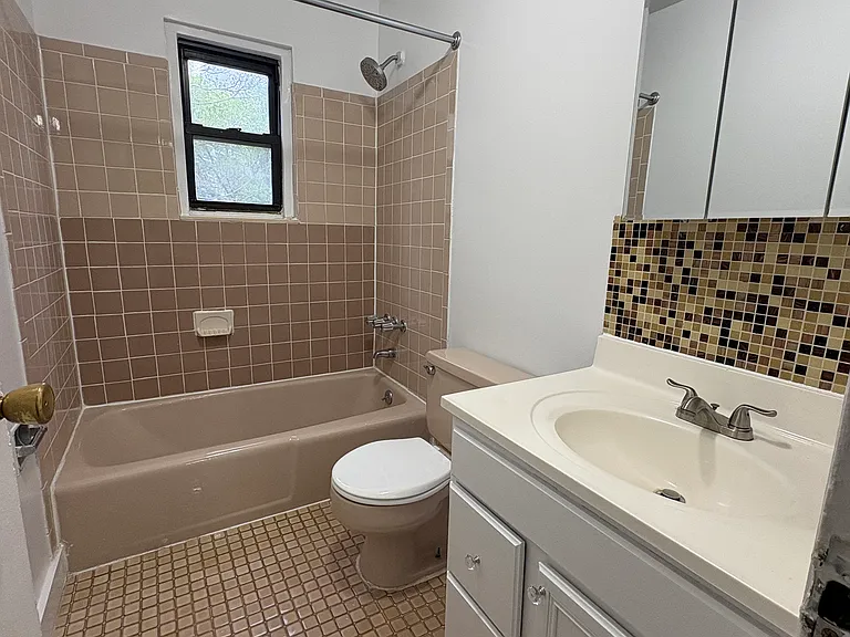 Fieldstone Dr — Photo 8
