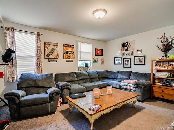 4th image of 10 N Park St Floor 1