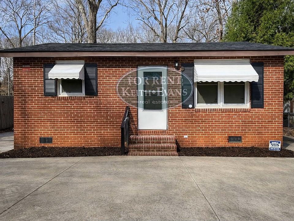 1st image of 13 Lynwood Dr