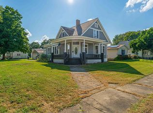 929 Decatur St, Lincoln, IL 62656