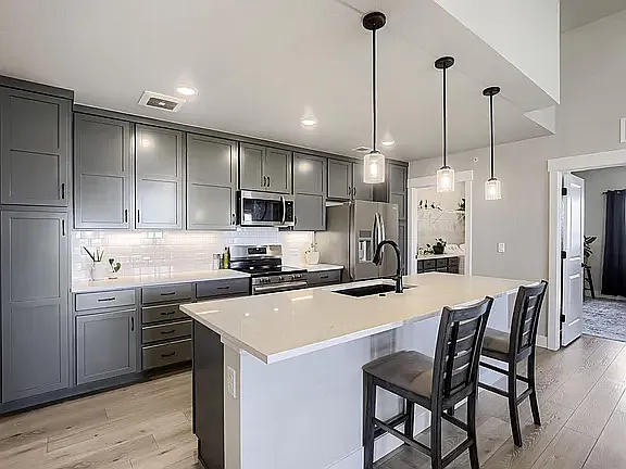 3 bed, 1431 sqft, $2,495 — Photo 1