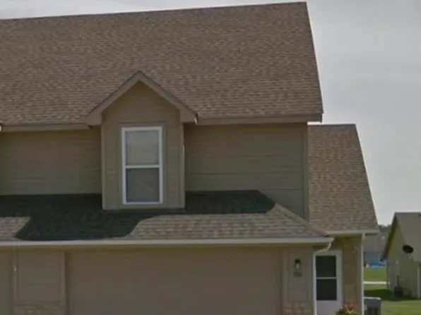 1114 Augusta Ln, Ottawa, KS 66067