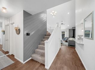 2 Whisper Ln, Carrizo Springs, TX 77380