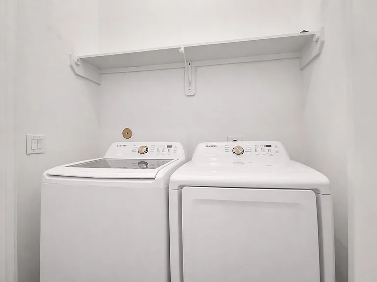 732 W 22nd St #A — Photo 36