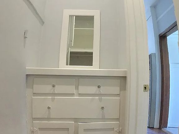 Walk In Closet - North Side