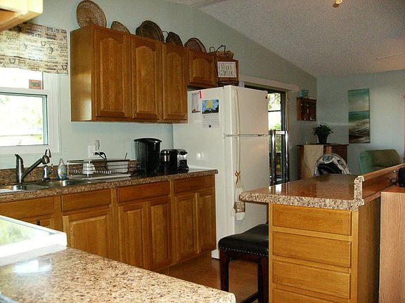 3rd image of 2038 Oriole Ln #17