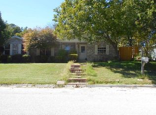 1506 S Cliff St, Decatur, TX 76234