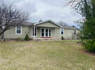9555 Pine St, Taylor, MI 48180