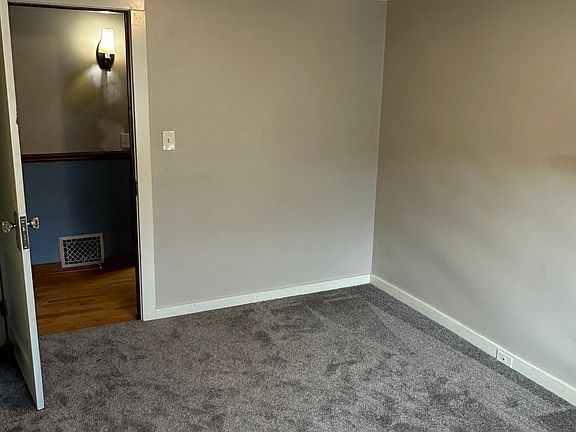 2nd image of 1005 Veto St NW