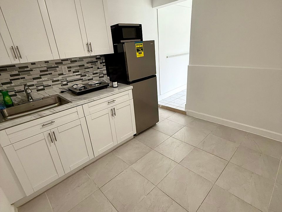 2nd image of 17620 SW 112th Ave #2