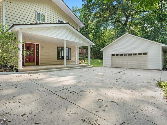 5th image of 3071 White Rd NE