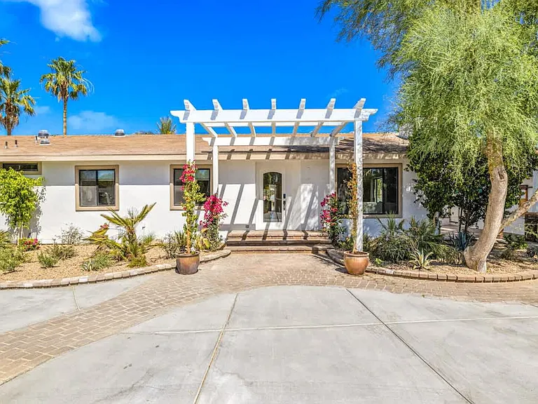 Los Palos Rd — Photo 39
