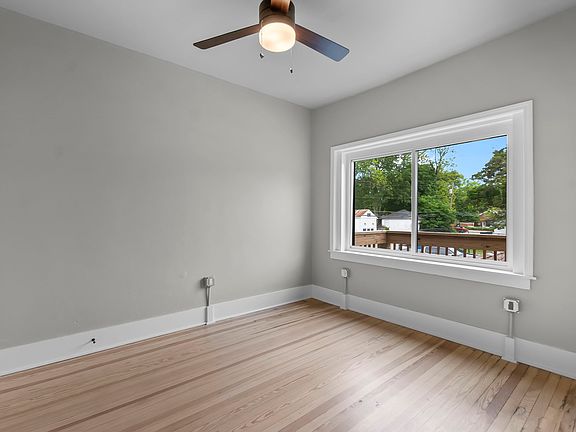 5th image of 510 Broadway St #203