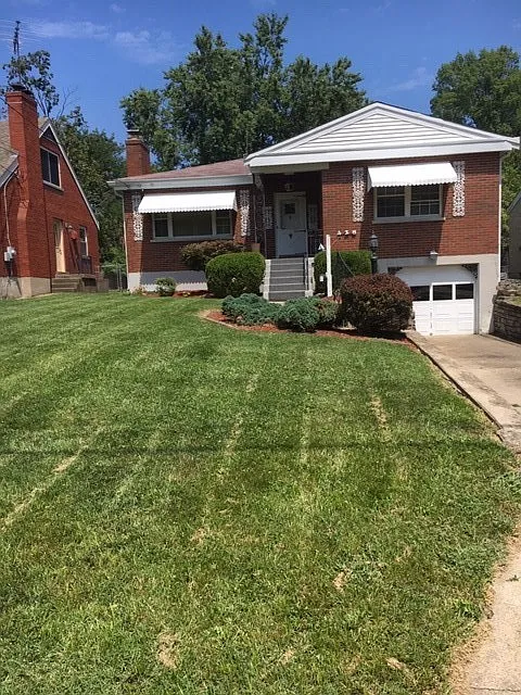 428 James Ave photo 1