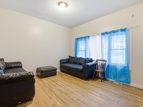 2nd image of 5624 S Lowe Ave