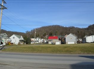 3rd St, New Martinsville, WV 26155
