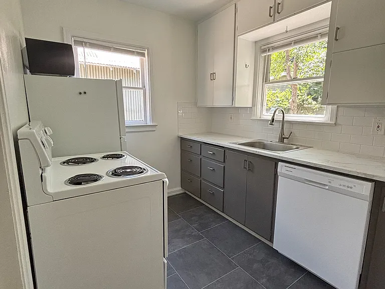 806 E McKinley St — Photo 6