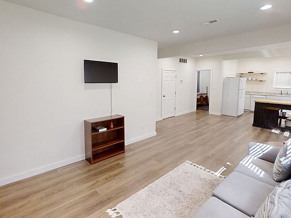 4th image of 103 W 6th St