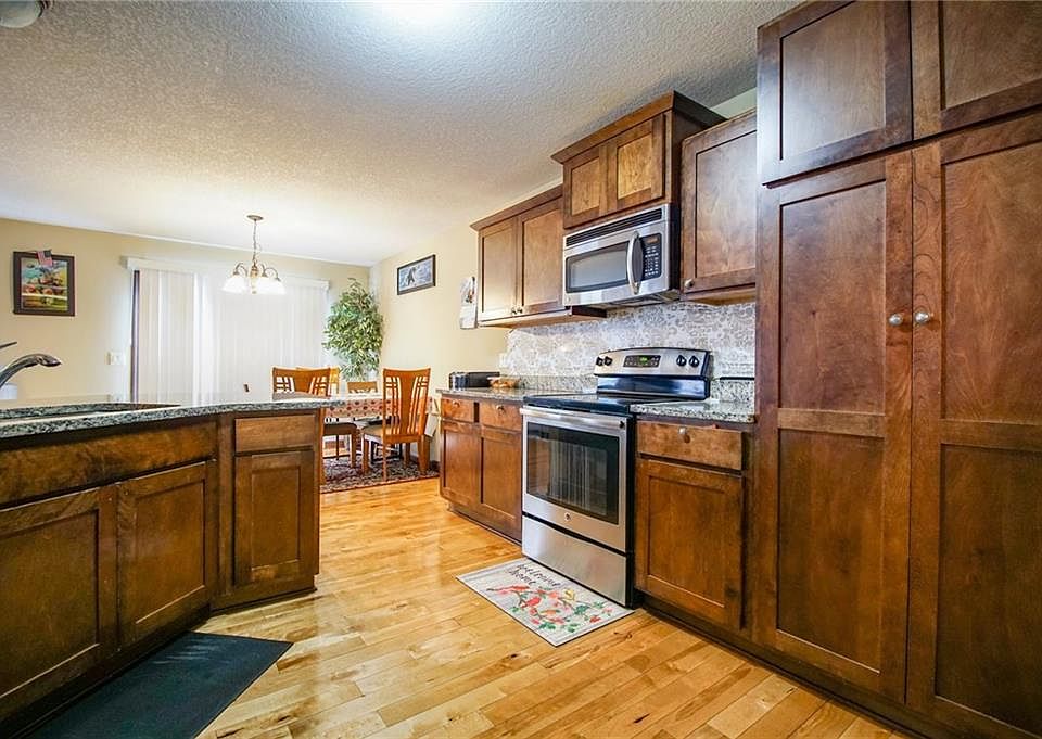 1st image of 2547 E Porter Ave