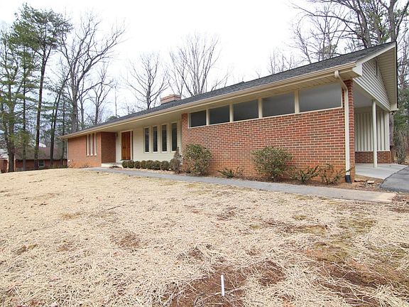 3rd image of 3040 Golf Colony Dr